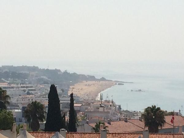 ATF_Forums's tweet image. A difficult run along the beach this morning in Portugal. Where are you #StayingFit?