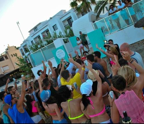 Ibiza_energy's tweet photo. Las fiestas con Energy Positiva son #increibles! Compruébalo este #FinDeSemana con tus #amigos. Pide #IBIZAPARADISE ! http://t.co/6kuoqDhl5u