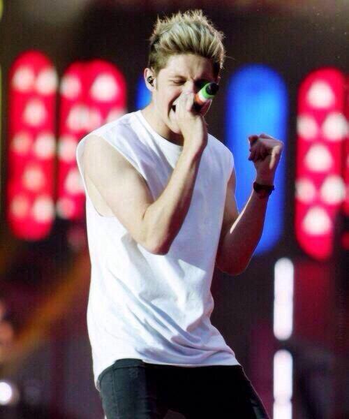 love00105718's tweet photo. お祭りで1Dながれたぁぁぁあ！✌('ω'✌ )三✌('ω')✌三( ✌'ω' http://t.co/77o7dStFyn