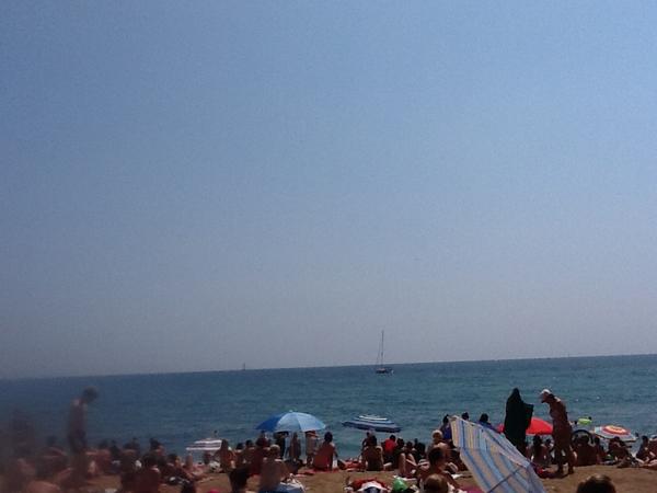 Wildbars's tweet image. Все через ж, но в Барселоне. (@ Platja Sant Miquel w/ 3 others) 4sq.com/UtrLCf