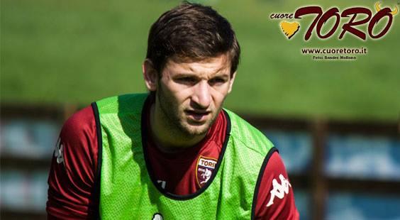 Cuore_Toro's tweet photo. @GastonSilvaa un saluto da cuoretoro.it Forza Gaston! http://t.co/EBsz7T5OyZ