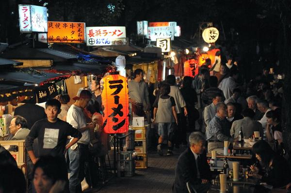 嘲笑のひよこ すすき على تويتر 屋台といえば 博多中洲の屋台街は凄かった思い出が 好きな屋台をつぶやいてtlをお祭りにする Http T Co G8zd70hf13