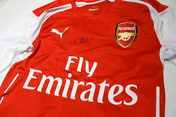 WSSTifo's tweet photo. Win an #Arsenal jersey signed by Thierry #Henry! Follow &amp; RT to enter! http://t.co/WLriyQj7y2