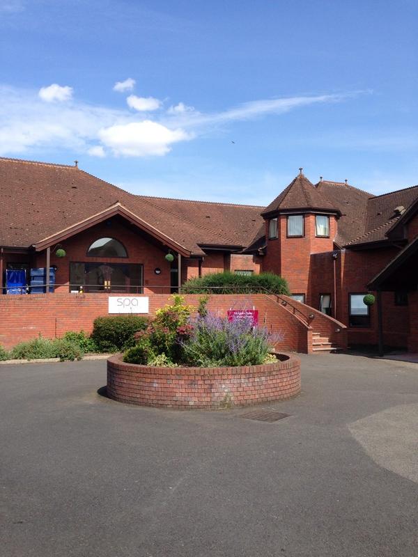 JenMeierhans's tweet photo. I had a gorgeous gym and swim @SpaNaturel1 with a voucher I won @Shrewsbury_MINI who pampered Minky while I relaxed! http://t.co/2OdW5bfTN9