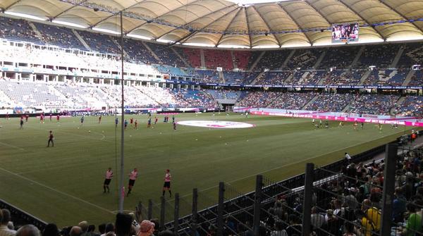 Testnewss2's tweet photo. Ohne VDV und Westermann gegen Wob, dafür Lasogga und Rudnevs als Doppelspitze http://t.co/O6XcY47Tqu