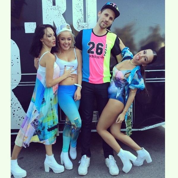 SerebroOlga's tweet photo. Europa Plus Live ...!!!! Ready!!!! Уже не можем ждать!!!!! #serebro #seryabkina #polina #dashasha #europapluslive http://t.co/7jSSSxn4Hy