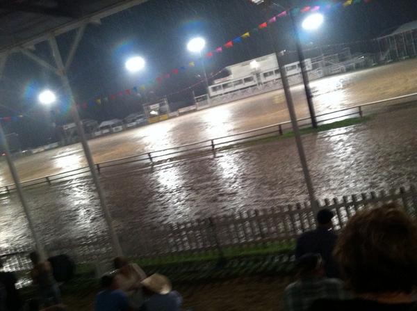 lamb_kendra's tweet photo. Burwell rodeo...... Yes it was fun..... When it was raining😊 http://t.co/i7Amoog100