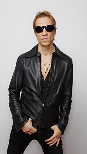 MostRadio's tweet photo. Сегодня #деньрождения солиста группы #Extreme #GaryCherone - http://t.co/YNcLBC2MpB #РадиоМост #happybirthday http://t.co/bu3dK5r8AK