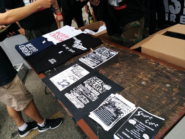 shoreXcore's tweet image. If youre @TIHCfest skip the cookie cutter hatebreed sounding hc bands merch and grab a T from my boys in #heavychains