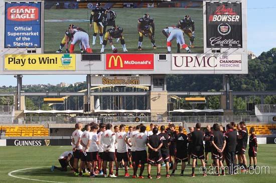 Ieri primo allenamento rossonero a Pittsburgh. Ecco la photogallery: on.fb.me/1pipo0d #weareinAmerica