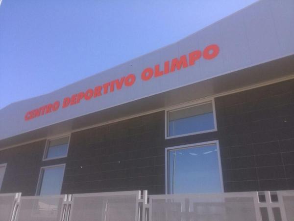antonioariza29's tweet photo. Que poquito queda ya, CENTRO DEPORTIVO OLIMPO!!!, polígono Mantón de Manila, Cabra (Cordoba). http://t.co/rk7MIjjoHe