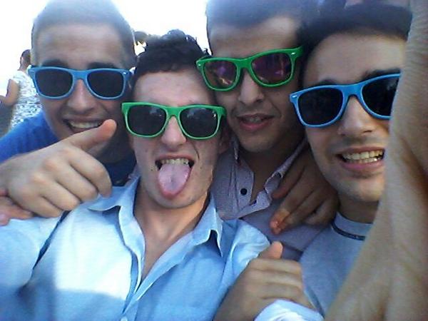 naranjo_jos's tweet photo. Acabando el viernes de feria con @5C4RLOS @DaniSalce15 y #Martin http://t.co/hMCLXuNQBm