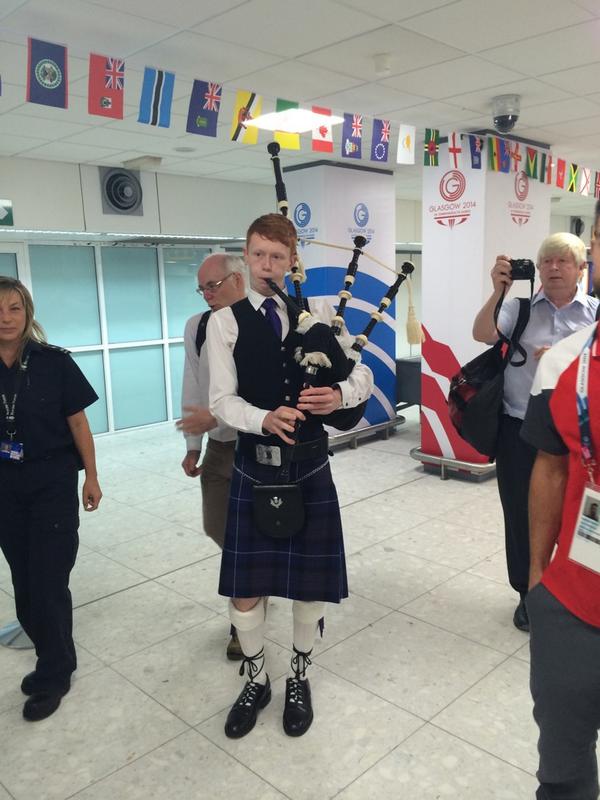 danieljeffrey9's tweet photo. “@usainbolt: You know where we at #Glasgow2014 #CWG2014 http://t.co/snDCb8OlLF”mums bestpals son haha