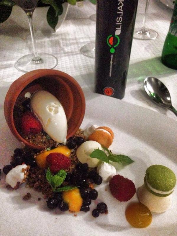 GorelaMarko's tweet photo. #desert @GregorLisjak v @LifeClassHotels #thebest #sweat garden http://t.co/cevKQOcQWw