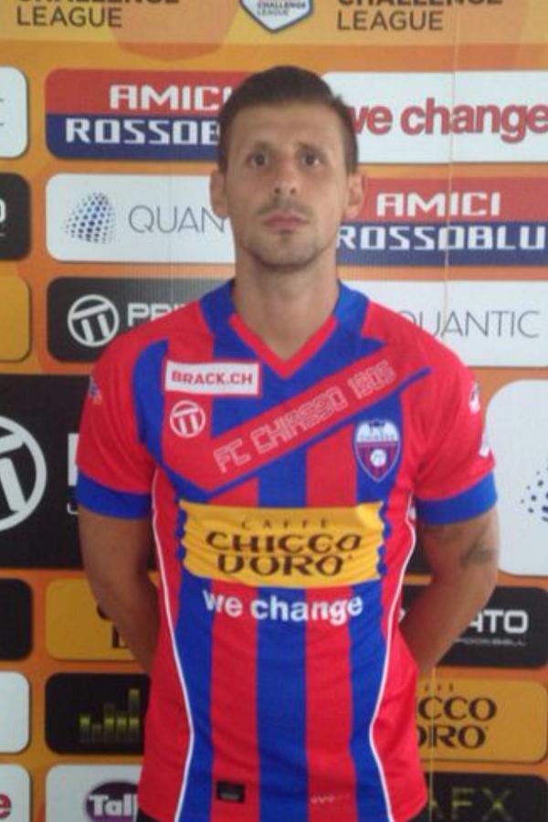 ESembroni's tweet photo. Nuova avventura... Forza Chiasso! Number 33 thank u Jesus Challenge League Switzerland❤️ http://t.co/mULa02n2M0