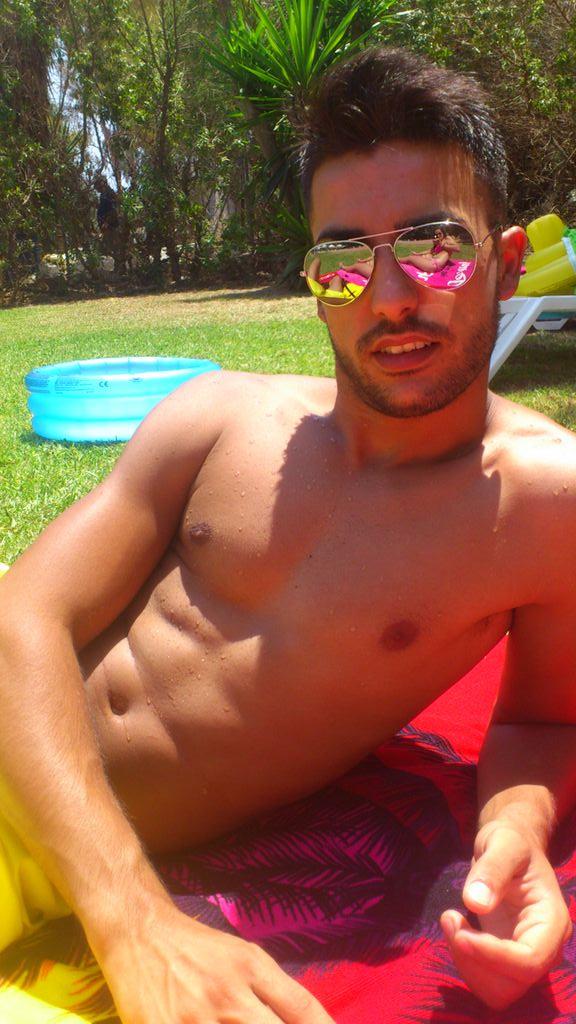 IsmaelCopete's tweet photo. En la piscinita del hotel con mi amor @Piliguerrero91 http://t.co/hKjfNOfTs9