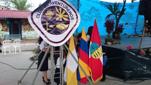 AdventistasMEN's tweet photo. El Izamiento de hoy fue cumplido con éxito en el #AventuriMEN @AdventistasEC @Pr_Freddy @pasdarling http://t.co/4cphu00c52