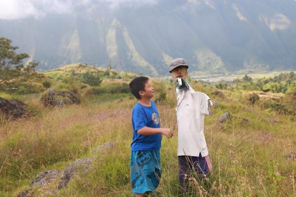 ivan_sinarso's tweet photo. Halo? #photography #candidshot http://t.co/g0226dVPhl