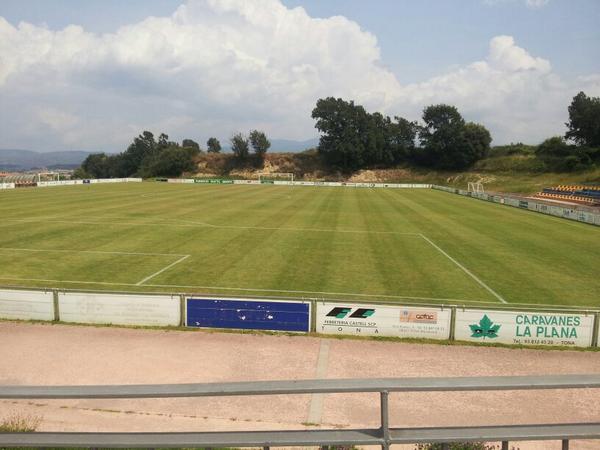bransu73's tweet photo. Ya estamos en tona primer partido del @CESabadell de la temp http://t.co/KjHCljmI7f