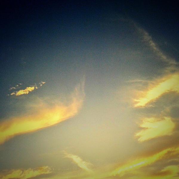 sahooashish5's tweet image. Enjoying beautiful evening on ground...#CloudCapture