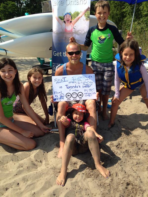 Do you #SUP in #Toronto's waters? <a href="/TorIslandSUP/">TorontoIslandSUP</a> #swimdrinkfish #swimmablewater