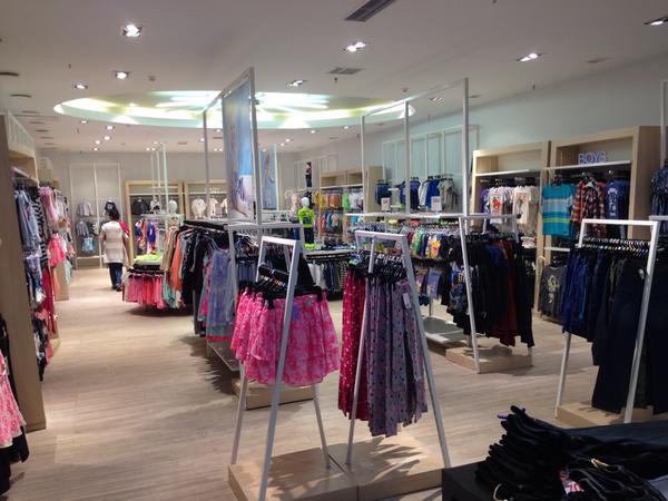 bagshaw2112's tweet photo. Inside the Astana F&F store. #saletime #globalF&F http://t.co/texFiV1m0I