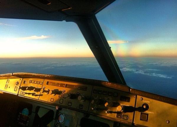 planeporns's tweet photo. The best office view @VadeAviones @De_aviacion @VolarEsPasion @AviateAddict @AirlinePicss @Aircraft_Photos http://t.co/VZXRMbHIJz