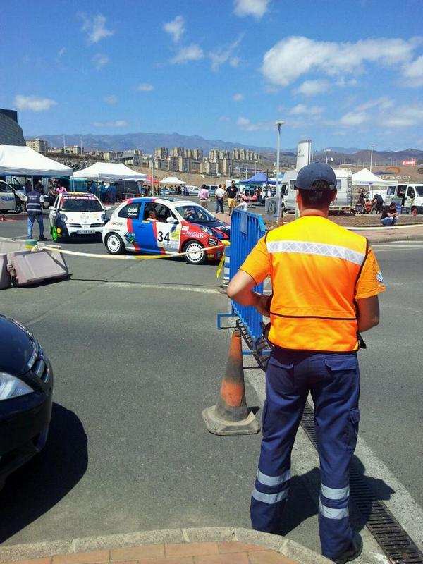PCTelde's tweet photo. #RCT2014 Unidad @PCTELDE T-88 continúa dando cobert. parque de trabajo. http://t.co/aAIAzvE6sT