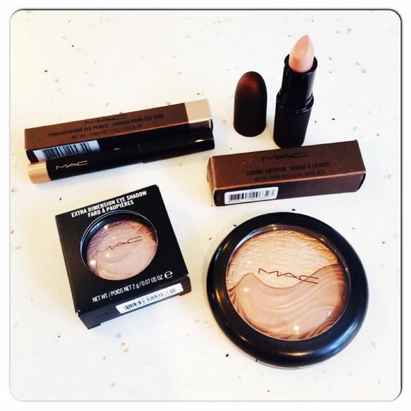 KathrynTyrrell's tweet photo. Still #comp time tell everyone about our fab #makeupcourse starting 10thSep @PeaceandPout_  2 win these #mac goodies http://t.co/XCgzRm7x4n