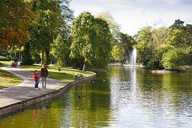 ActiveParksBirm's tweet image. Fact 1: Parks are awesome. Fact 2: They're even more awesome thanks to #ParkLives ow.ly/zzXgF