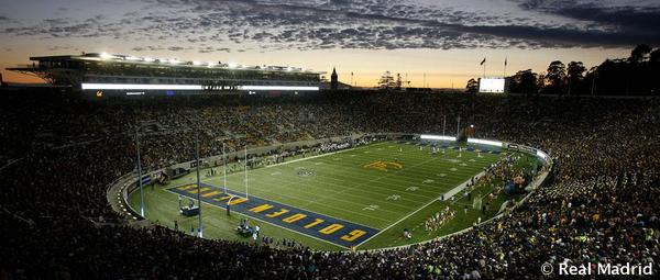 realmadriden's tweet photo. Real Madrid to play their first game at the California Memorial Stadium http://t.co/YjvWNd8rmz #RMTour2014 http://t.co/OT5MkqpMfb