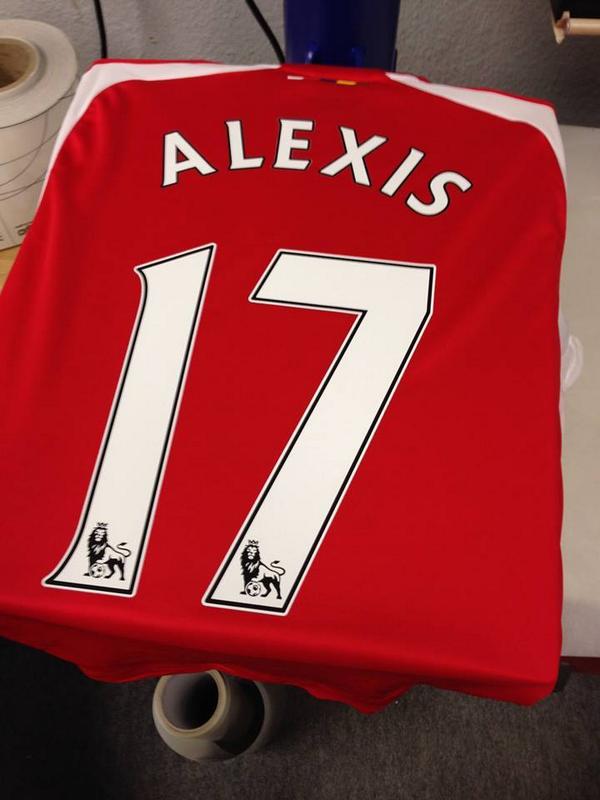 EDSTienda's tweet photo. YA DISPONIBLE;
ALEXIS - ARSENAL 2014-2015: 60 USD ENVÍO INCLUIDO. http://t.co/aeBefI2yqv