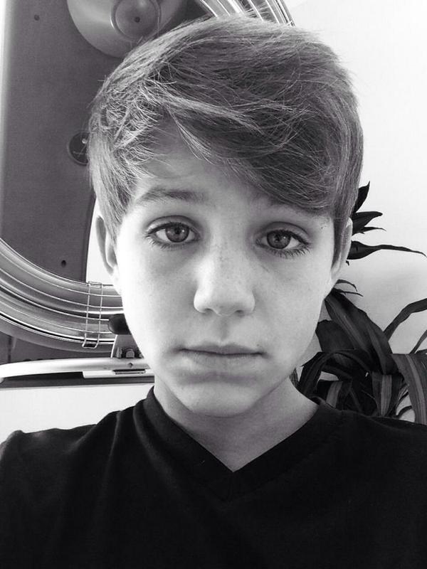 josephbboymb's tweet photo. New haircut.  Thumbs up if you like it! http://t.co/YBzWNNliSl