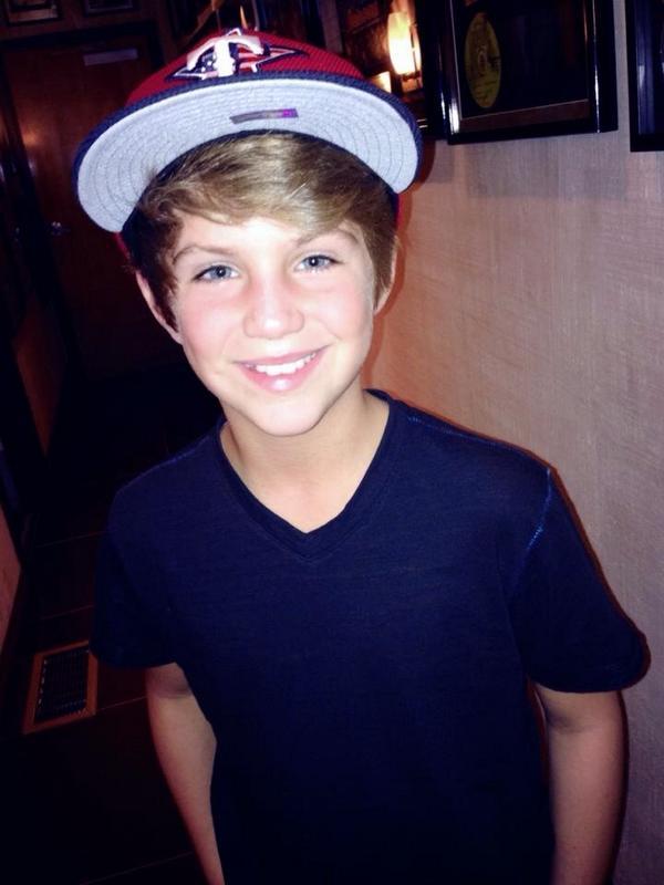 josephbboymb's tweet photo. Had an amazing day!  :)  Working on a really cool project!  #KeepingSecrets http://t.co/GxhGKFdcY7