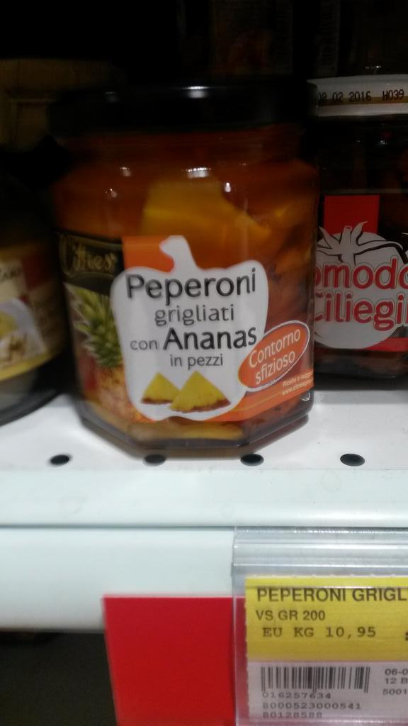 _louisaddicted's tweet image. Heyy @Michael5SOS 
I LOVE YOU A LOT 
AND THAT'S WHY I FOUND YOUR FAVOURITE PIZZA TOPPING IN A SUPERMARKET ♥♥