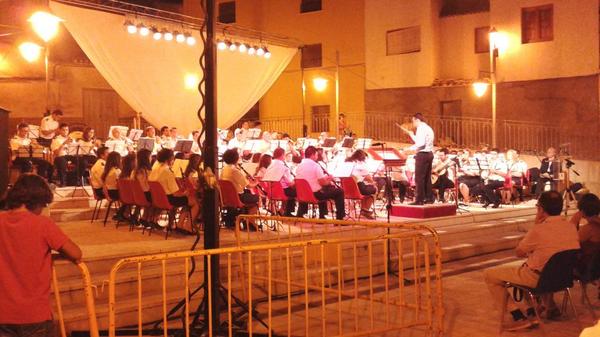 Davimz24's tweet photo. De concierto de la @smcehegin http://t.co/wN83MZuhDO