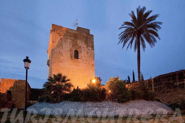 viveandalucia's tweet photo. Precioso! RT @turismoUtrera: #DescubreUtrera Castillo Torre del Homenaje @Sevilla_Turismo @Dipusevi @prodetur http://t.co/P7TMrWqRMM