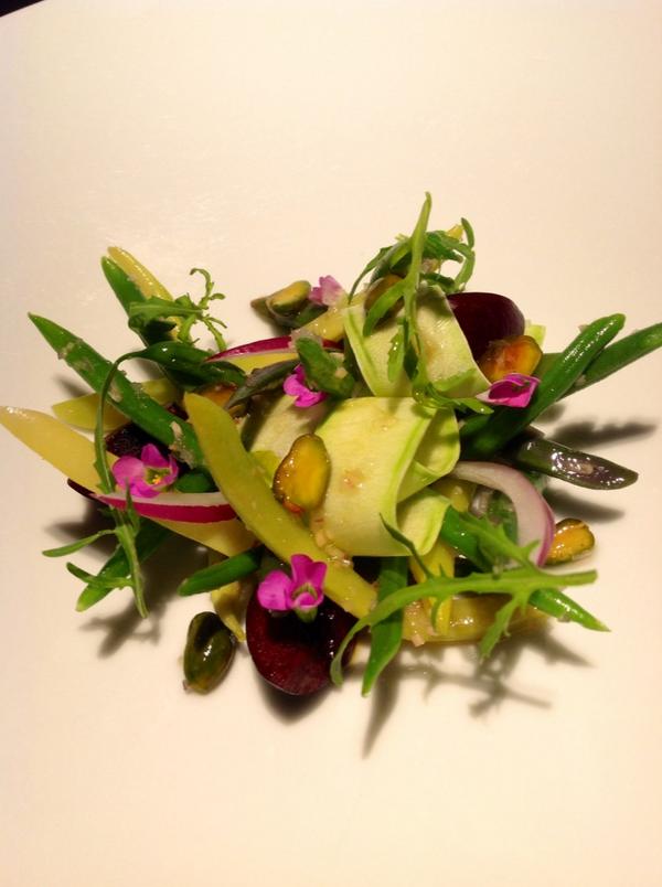 PauArenos's tweet photo. Estas son las estrellas de la Costa Azul y no las del festival de Cannes. @maurocolagreco #Mirazur http://t.co/cCPiGoSlPW