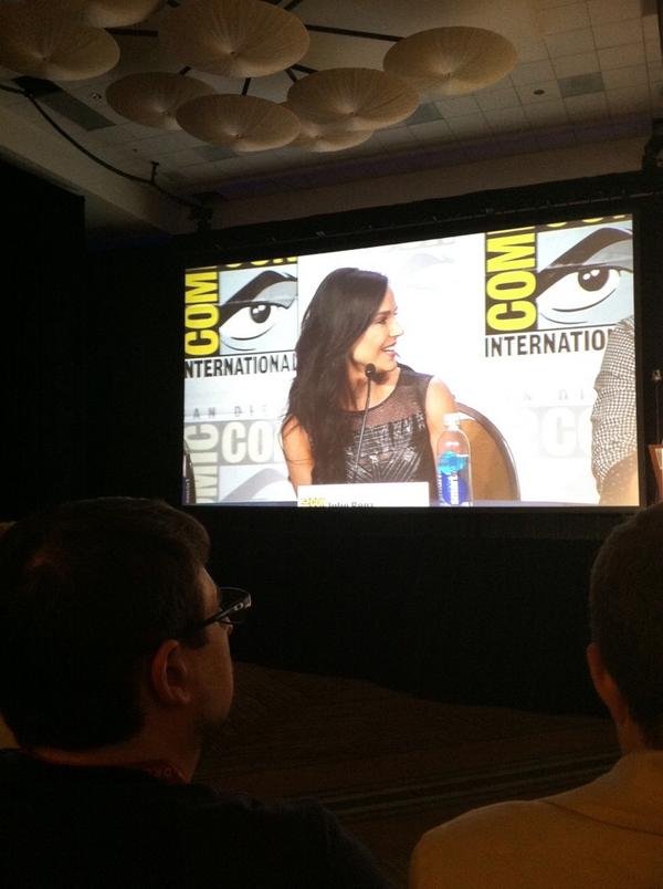 DefianceWorld's tweet photo. "We have have a Maserati in @juliebenz." - @kevinmurphyhc #DefianceSDCC http://t.co/AhTPav5Tzc