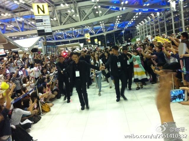 BtfC820IQAEpVcX.jpg:large