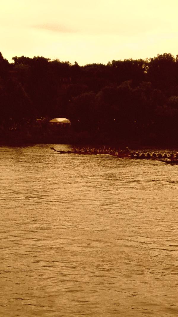 allanpdeacon's tweet photo. @jilldeacon Kill'n it at dragon boat races. #teamtobeat http://t.co/NSlILWYXnn