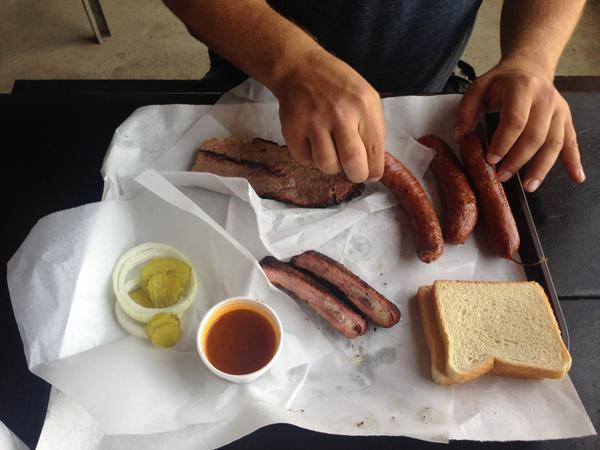 ChefBenFord's tweet photo. I learned my lesson. Must pace myself. This plate is for 2 Wanted more but its gonna be another epic day #BBQSnacks http://t.co/TrqRE7JhX0