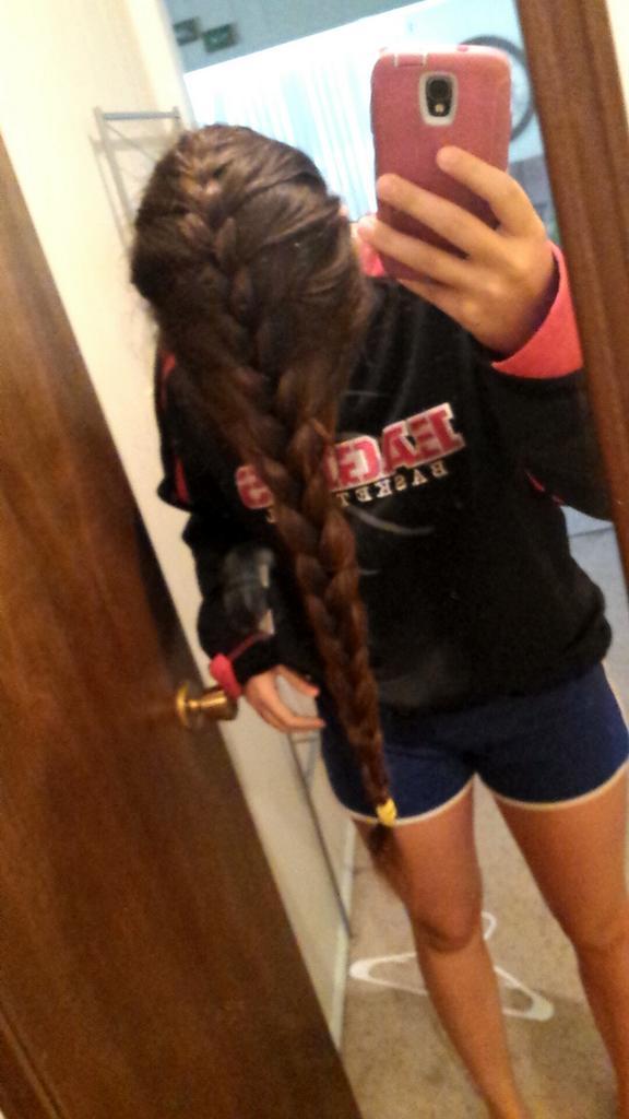 Destefano_99's tweet image. Have you met Hannah? She's very talented #reversebraid