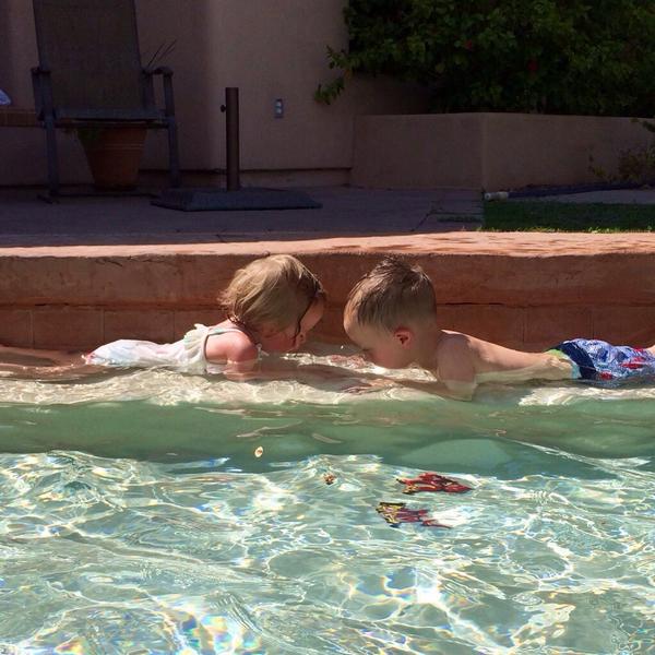 Kicks and bubbles all day for these cute cousins! 😍😍😍