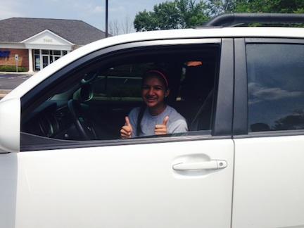 DSHSGirlsSoccer's tweet image. Thanks @priyapandey_16 for stopping by the car wash! #formercaptain #ladyirish #fundraising