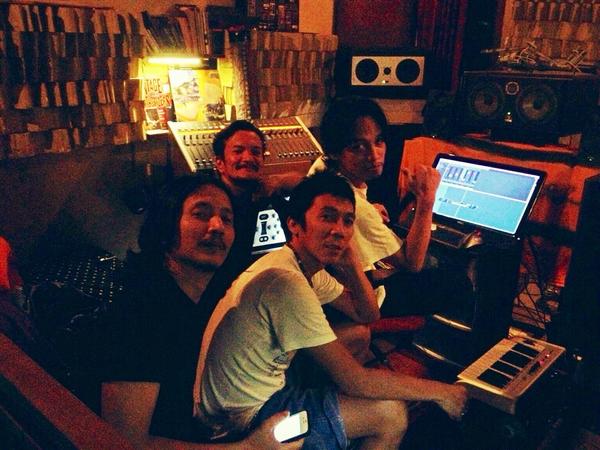 RT <a href="/ariobayu_/">ariobayuputro</a>: @iip03t remember this room? :)) indraQ, Bimbim Slank, ariobayu, massto at batcave studio ””