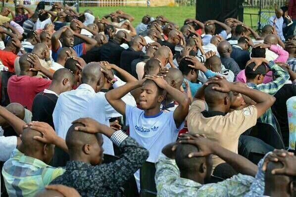 Lemii_On's tweet photo. :') RT @TahsawZG: When Tweeps hear that TSO will be opening at #TwitterAwards2014 http://t.co/Ir3sAFdHJL
