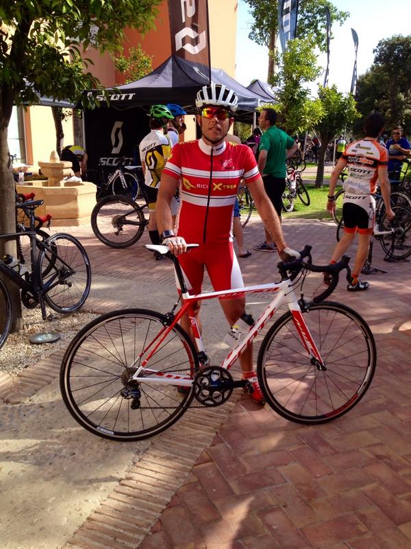 Gabiog46's tweet photo. De Test amb l'Scott Addict 2015 un ✈️ http://t.co/KMinESOGdo
