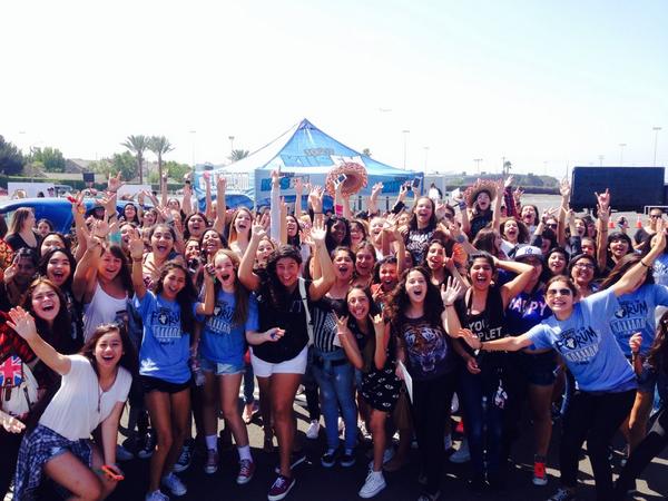 1027KIISFM's tweet image. Getting our @5SOS tickets!! #5SOSonKIIS bit.ly/KIISlisten