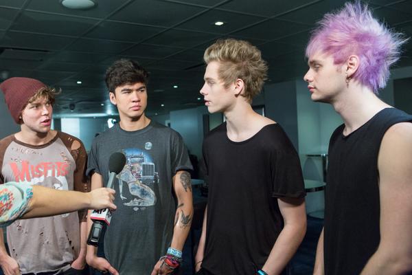 thekiaforum's tweet image. Interview time! #5SOSForum #FabulousForum #5SOS #5SOSFam